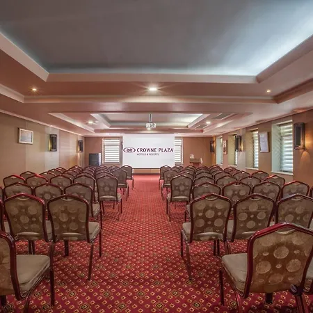 Crowne Plaza Отель