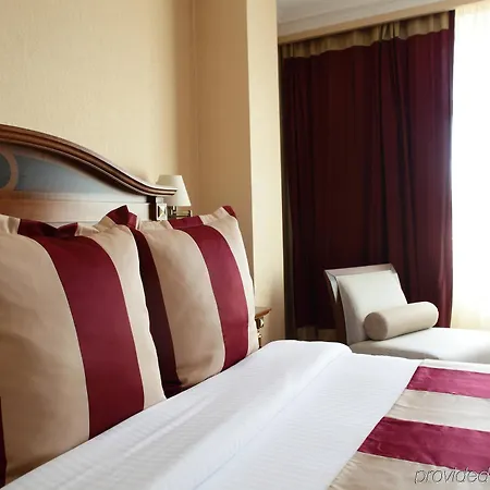 Crowne Plaza - Minsk, An Ihg Готель